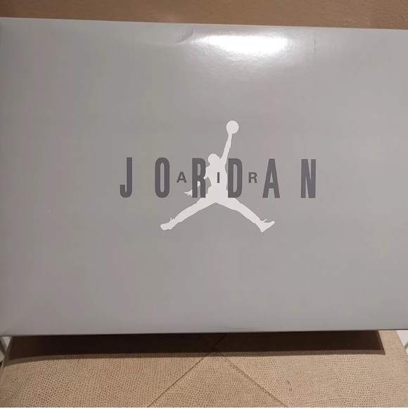 Air Jordan Cool grey 11 size 10 - Picture 4 of 4